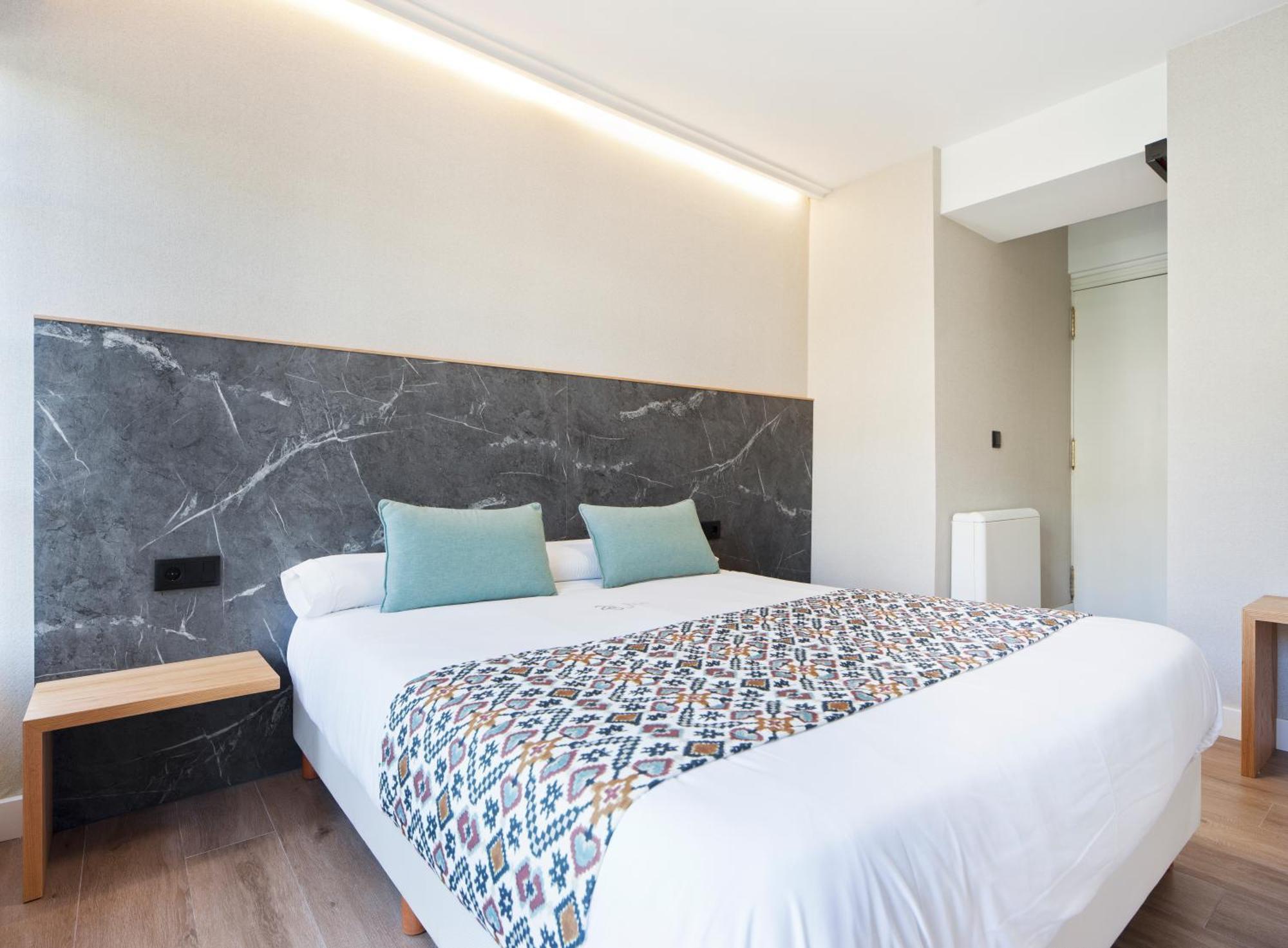 Pr 25 De Julio Hotel Сантяго де Компостела Екстериор снимка