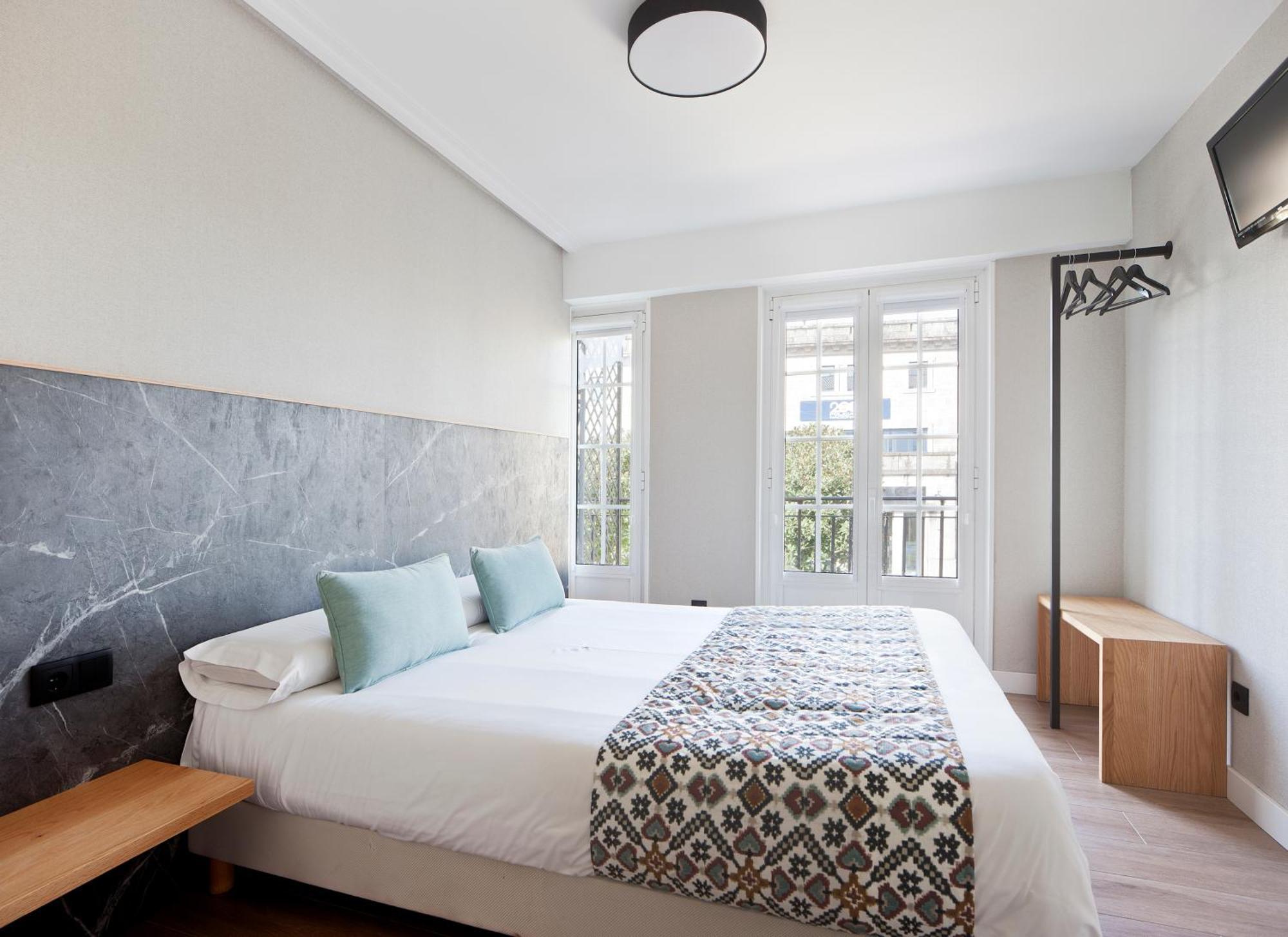Pr 25 De Julio Hotel Сантяго де Компостела Екстериор снимка